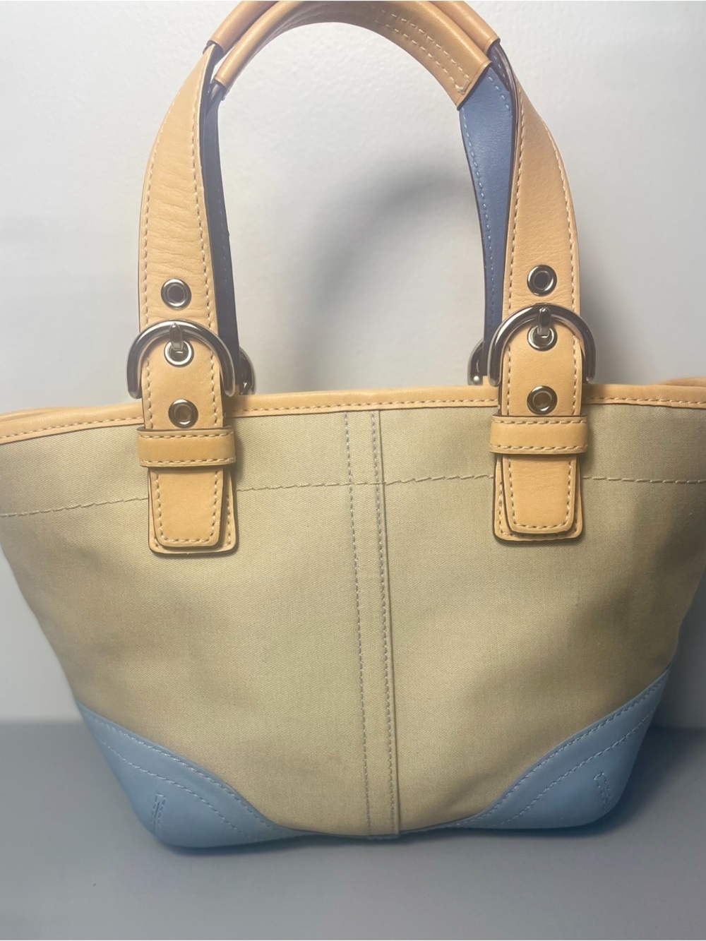 COACH Vintage Soho Hampton Mini Daisy Tote w/COA - Picture 11 of 12